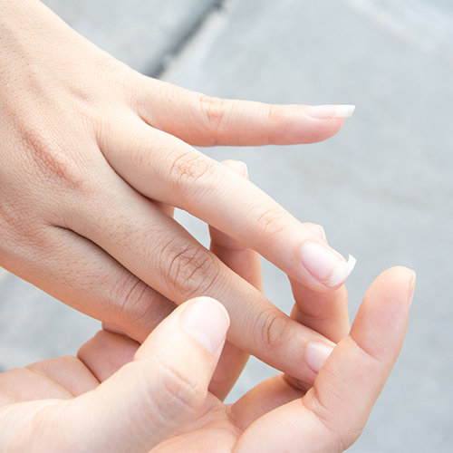 How to Strengthen Brittle Nails - Blog | OPI