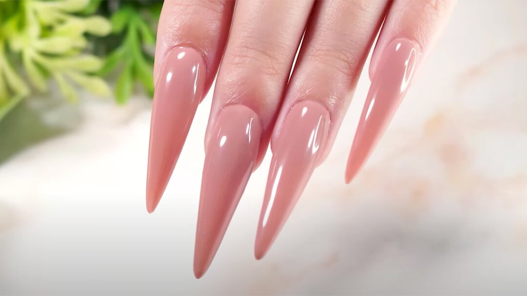 How to Build The Perfect Stiletto Nails